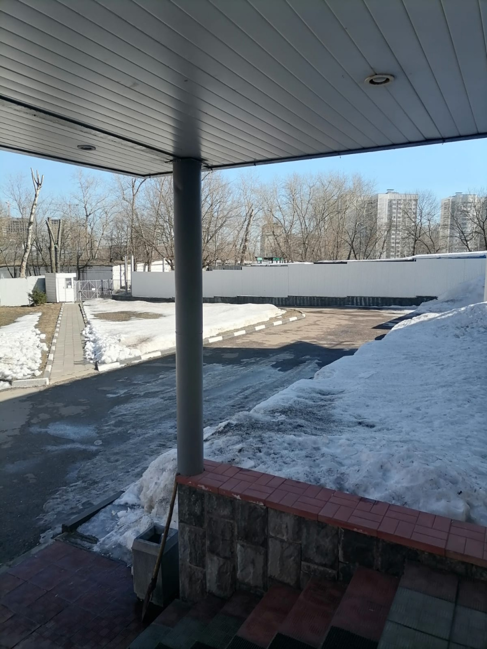 фасад дома, Бизнес-центр Загородное, 7к5с1 по адресу г Москва, Загородное шоссе, д 7 к 5 стр 1